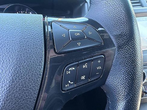 Used 2018 Ford Explorer XLT w/ Equipment Group 202A FWD image 21
