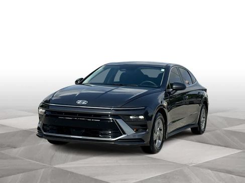 Used 2025 Hyundai Sonata SE FWD image 4