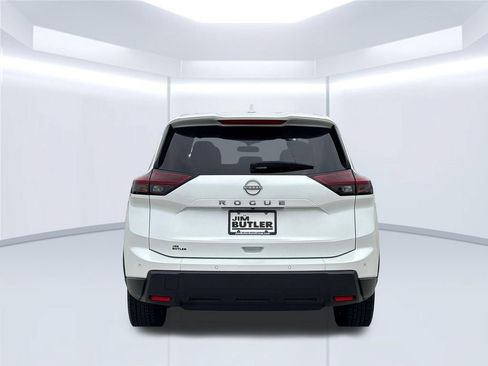 Used 2025 Nissan Rogue SV FWD image 5