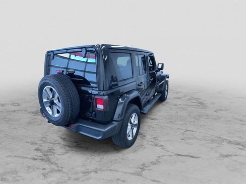 Used 2021 Jeep Wrangler Unlimited Sahara w/ Cold Weather Group AWD/4WD image 10