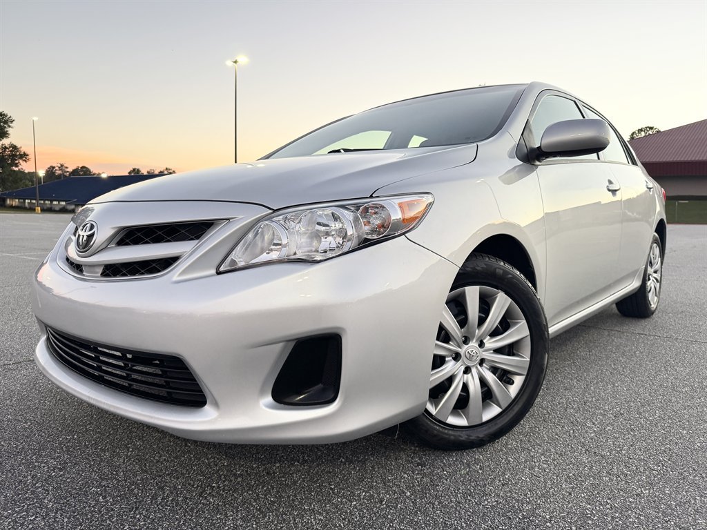 Used 2012 Toyota Corolla LE FWD image 3