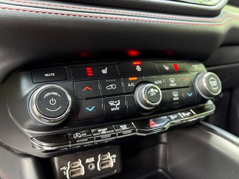 Used 2023 Dodge Durango GT AWD/4WD image 23