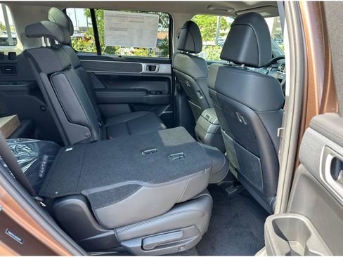 Used 2024 Hyundai Santa Fe Limited image 27