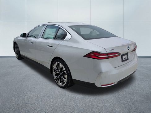 New 2026 BMW 530i xDrive 530i xDrive w/ Premium Package image 5