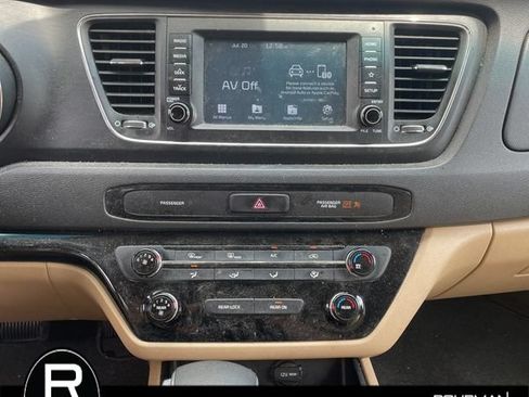 Used 2019 Kia Sedona LX FWD image 10