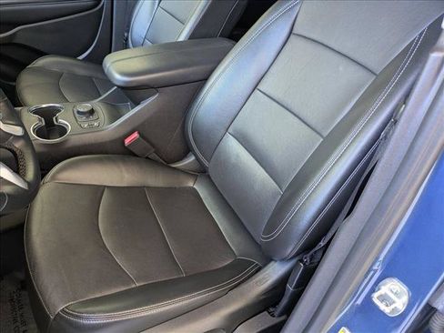 Used 2024 GMC Terrain SLT FWD image 15