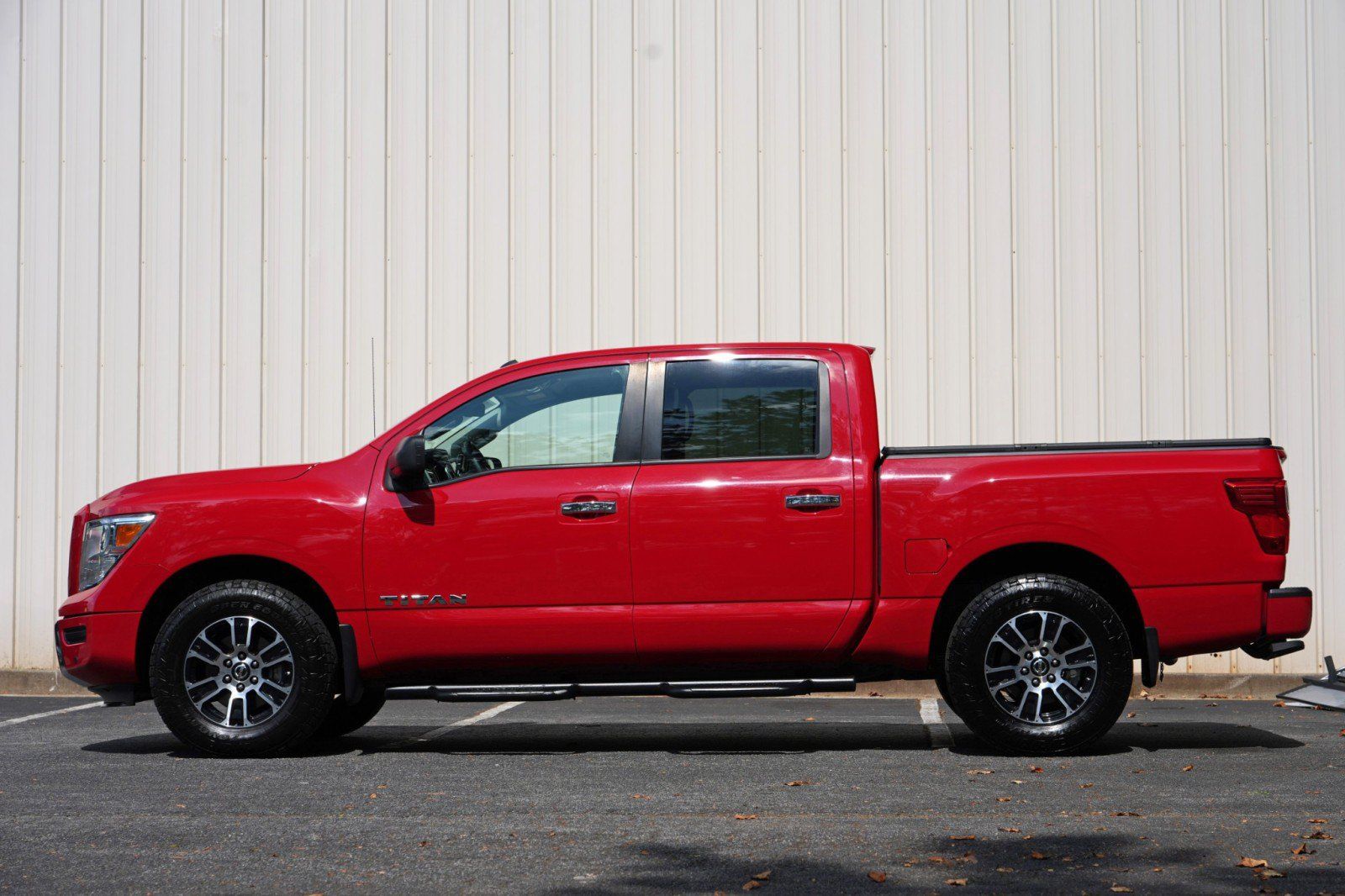 Used 2021 Nissan Titan SV w/ SV Convenience Package RWD image 7