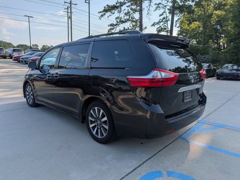 Used 2018 Toyota Sienna Limited Premium FWD image 5