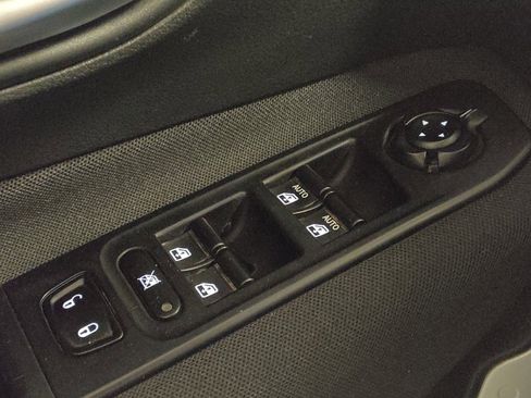 Used 2021 Jeep Renegade Latitude image 27