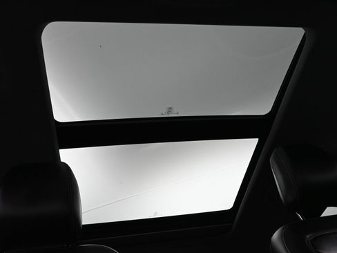 Used 2021 Ford Explorer XLT w/ Equipment Group 202A image 30