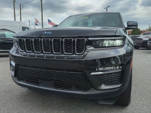 Used 2024 Jeep Grand Cherokee Limited 4xe w/ Luxury Tech Group II image 8