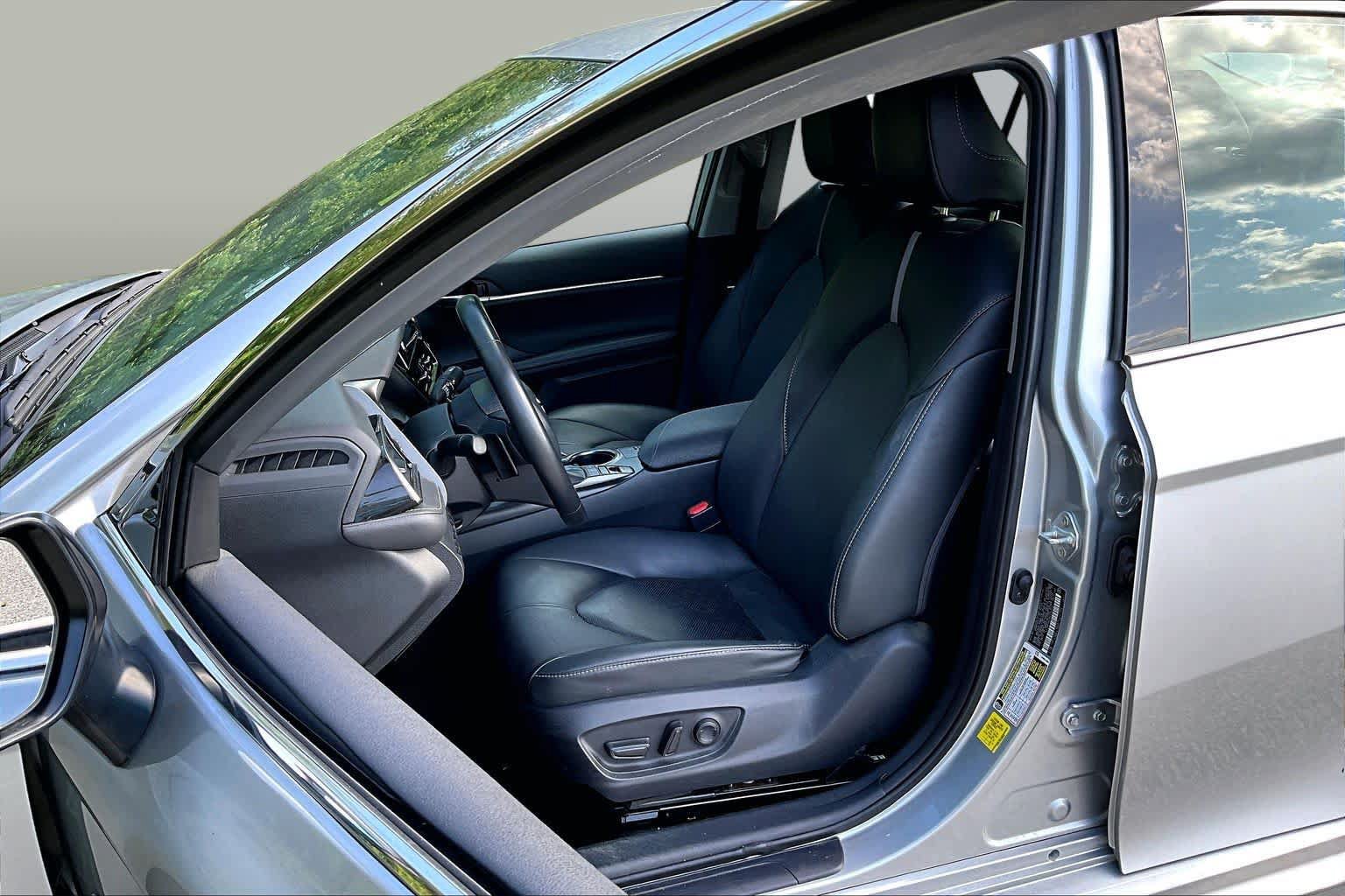 Used 2024 Toyota Camry XSE FWD image 8