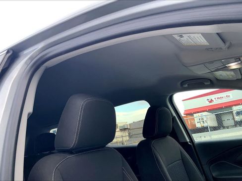 Used 2023 GMC Terrain SLE w/ Driver Convenience Package FWD image 30