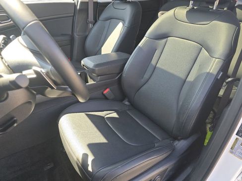 Used 2025 Kia Sportage EX w/ EX Premium Package image 25