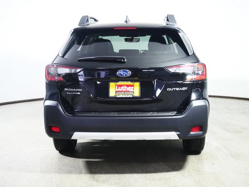 Used 2025 Subaru Outback Limited AWD/4WD image 6
