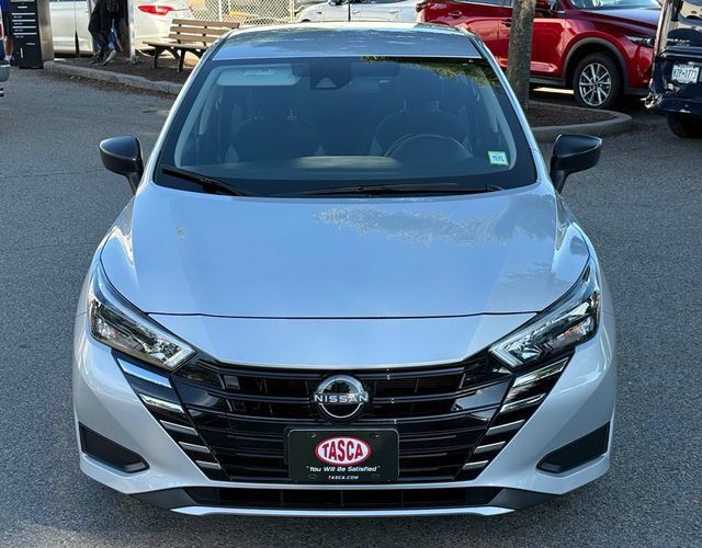 Used 2025 Nissan Versa S FWD image 2