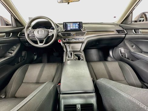 Used 2018 Honda Accord EX image 26