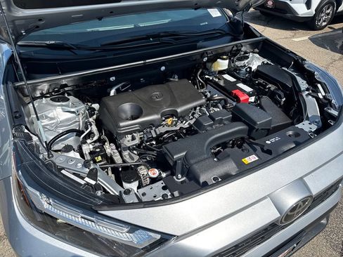 Used 2025 Toyota RAV4 XLE AWD/4WD image 45