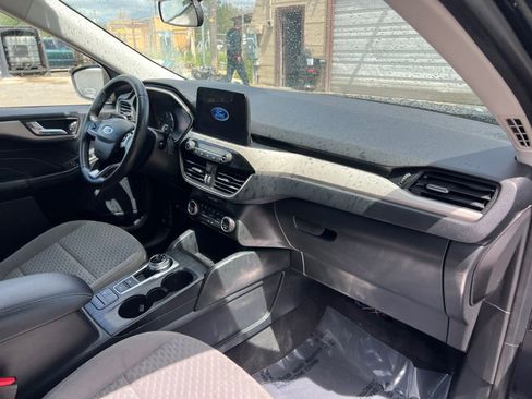 Used 2021 Ford Escape SE w/ SE Sport Appearance Package FWD image 16