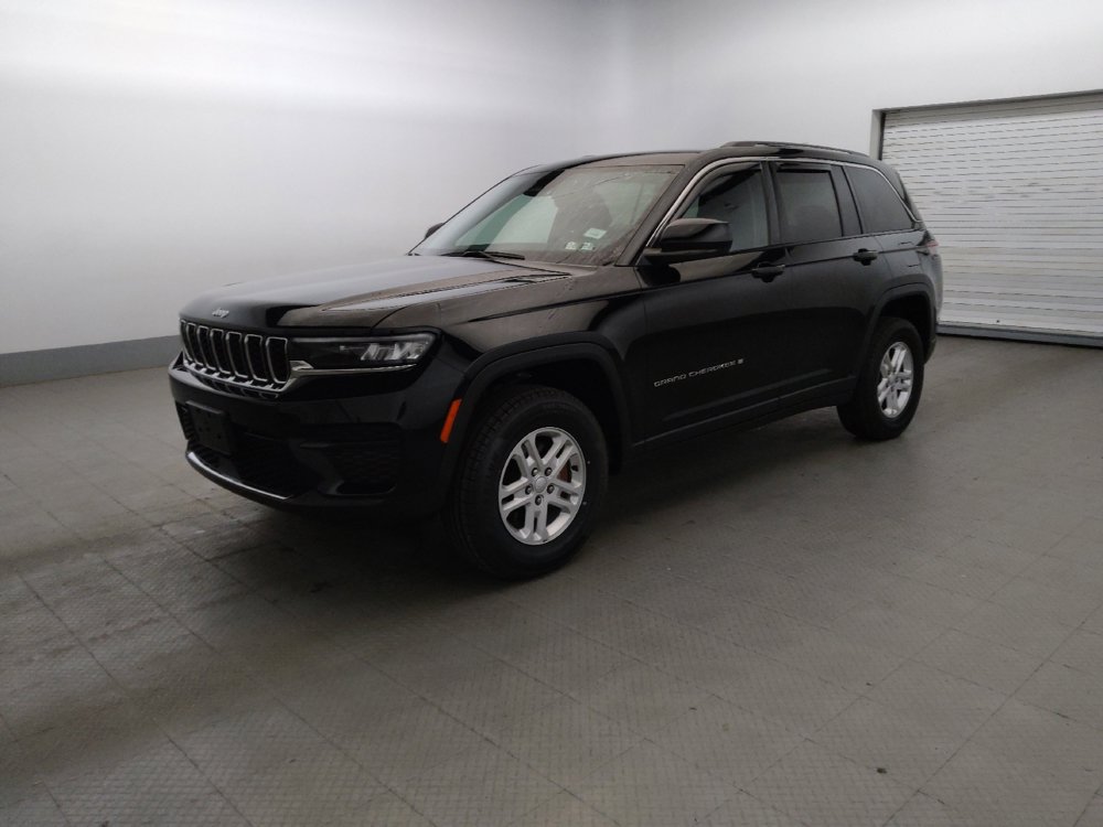 Used 2022 Jeep Grand Cherokee Laredo w/ Luxury Tech Group I AWD/4WD image 2