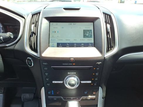 Used 2018 Ford Edge Titanium w/ Equipment Group 301A AWD/4WD image 11