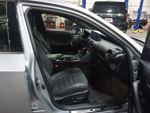 Used 2024 Lexus IS 350 F Sport RWD image 17