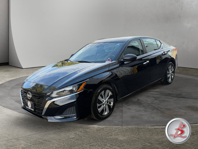 Used 2024 Nissan Altima 2.5 S FWD image 3