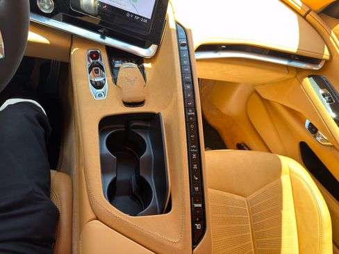 Used 2022 Chevrolet Corvette Stingray Premium Conv w/ Z51 Performance Package RWD image 28