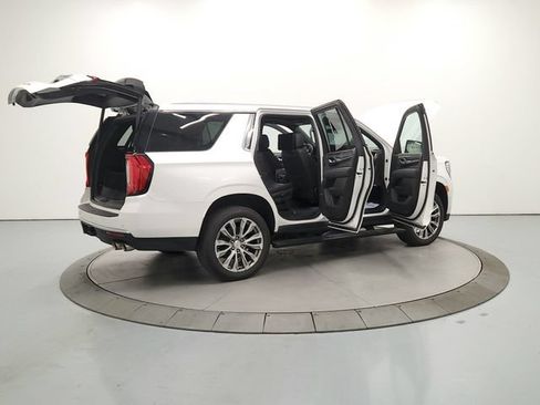 Used 2021 GMC Yukon Denali w/ Denali Premium Package AWD/4WD image 16