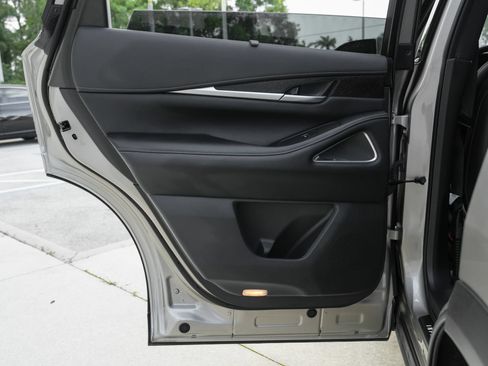 Used 2025 INFINITI QX60 Sensory w/ Vision Package AWD/4WD image 32