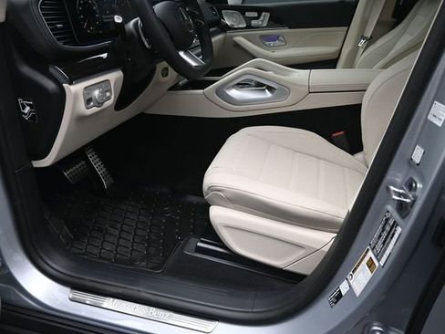 New 2026 Mercedes-Benz GLS 450 4MATIC image 17