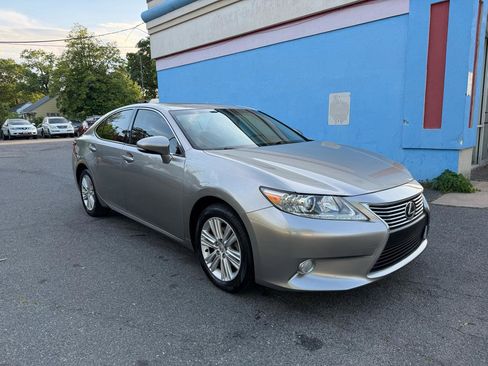 Used 2015 Lexus ES 350 w/ Premium Package FWD image 9