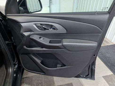 Used 2023 Chevrolet Traverse LT image 27