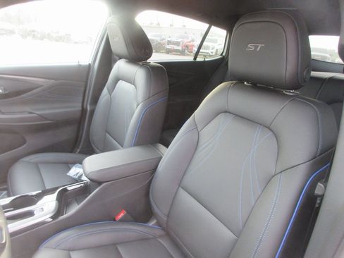 New 2026 Buick Envista Sport Touring image 13