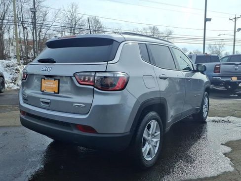 Used 2022 Jeep Compass Latitude w/ Convenience Group image 3