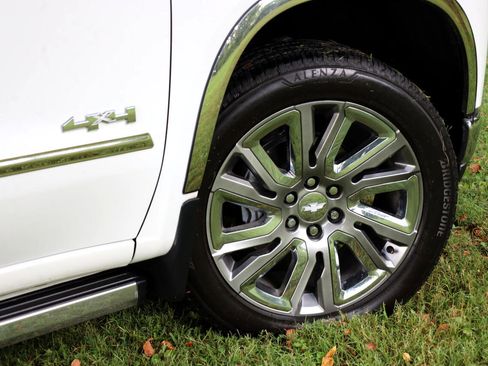 Used 2022 Chevrolet Silverado 1500 LTZ w/ LTZ Premium Package image 14