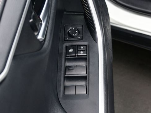 Used 2021 Toyota RAV4 Limited image 10