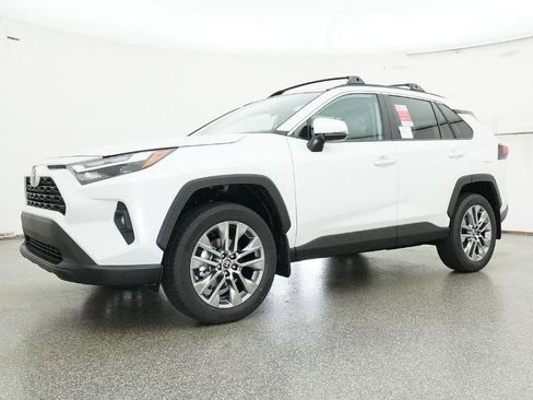 Used 2025 Toyota RAV4 XLE Premium image 55