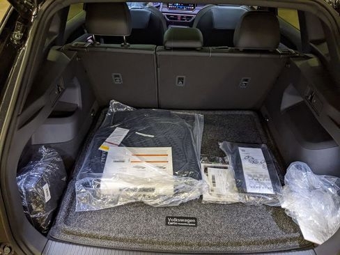 New 2026 Volkswagen Tiguan SE R-Line image 26