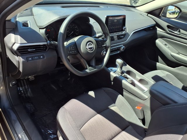 Used 2025 Nissan Altima 2.5 S FWD image 4