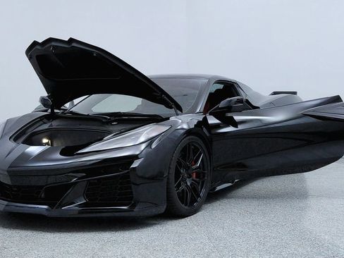 Used 2023 Chevrolet Corvette Z06 image 9