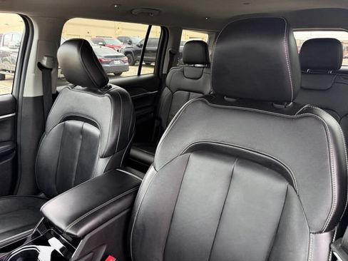 Used 2022 Jeep Grand Cherokee L Limited AWD/4WD image 11