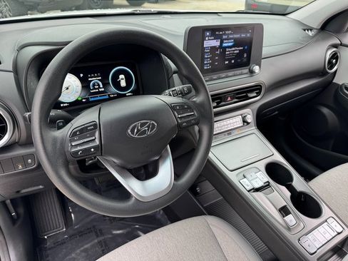 Used 2023 Hyundai Kona SE w/ Cargo Package image 3