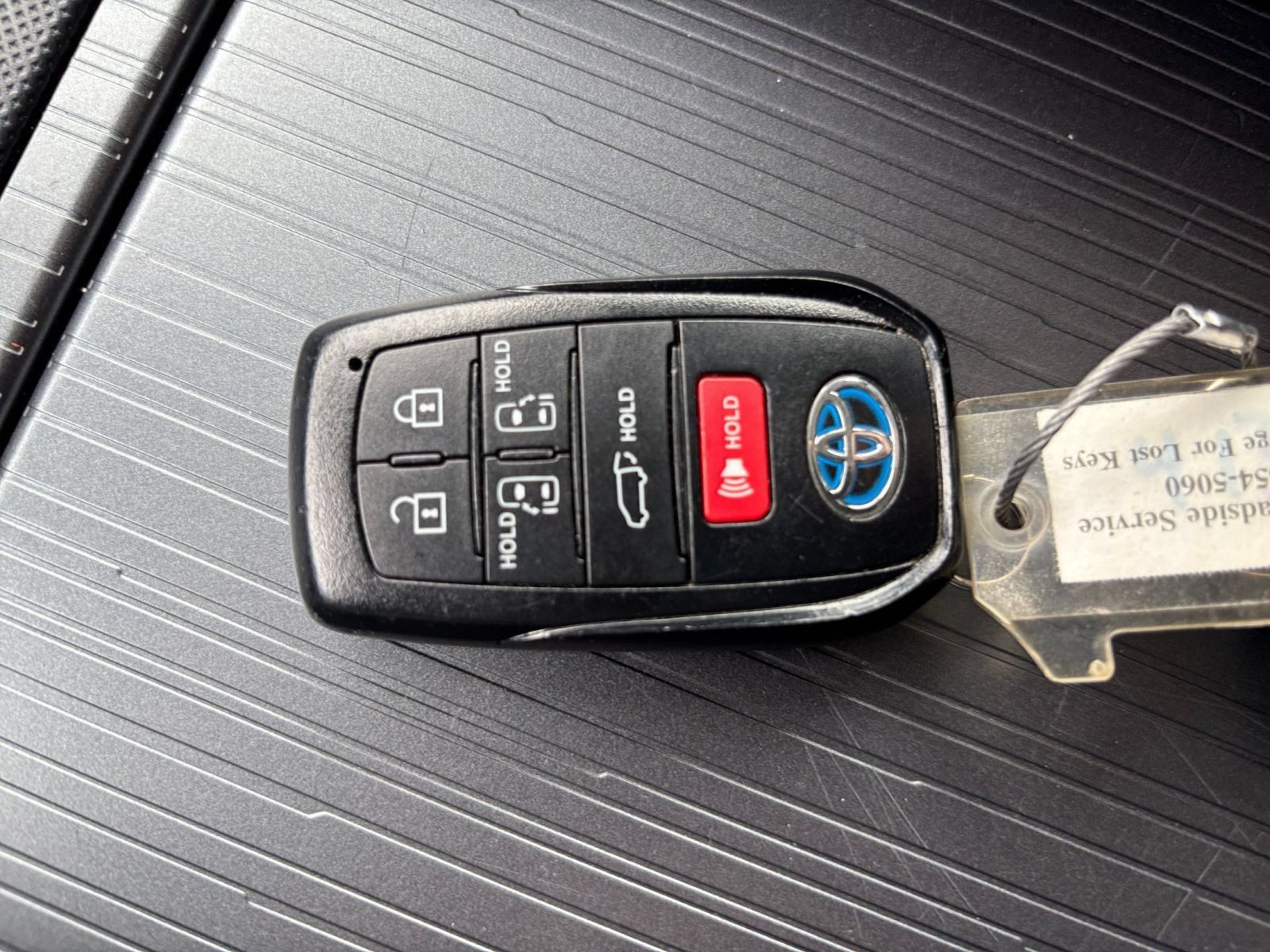 Used 2025 Toyota Sienna XLE FWD image 20