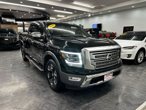 Used 2020 Nissan Titan Platinum Reserve w/ Moonroof Package image 3