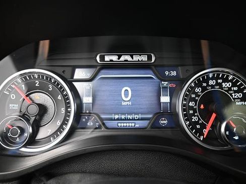 Used 2019 RAM 1500 Laramie AWD/4WD image 11