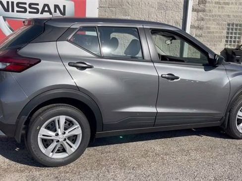 New 2025 Nissan Kicks Play S FWD image 3