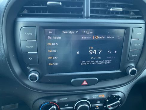 Used 2023 Kia Soul LX image 16
