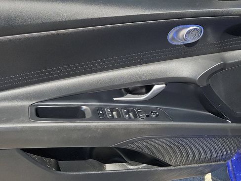 Used 2024 Hyundai Elantra SEL FWD image 18