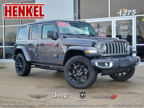 Used 2025 Jeep Wrangler Unlimited Sahara w/ Safety Group image 1